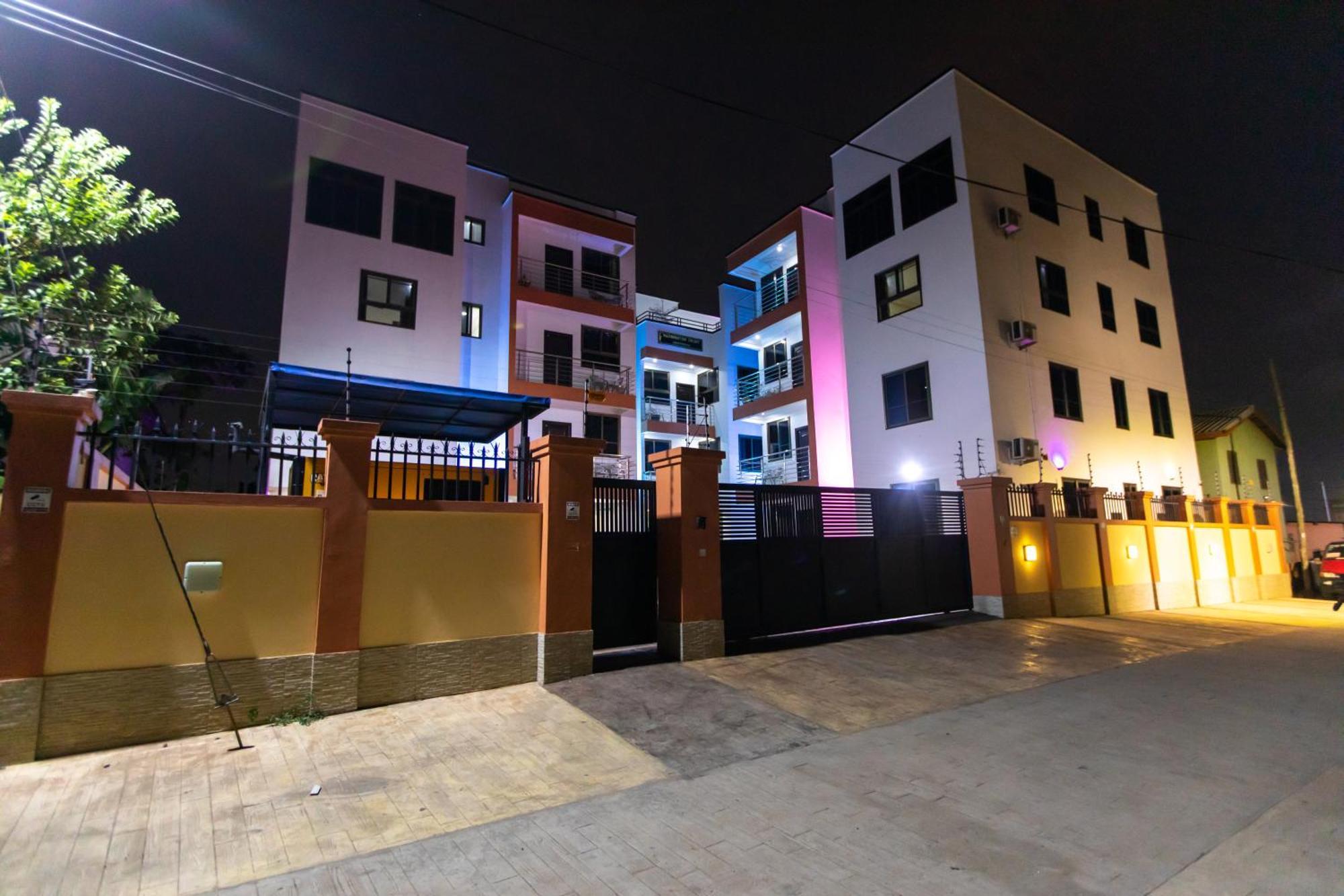 Washington Apartments - Just 25Mins Drive From The Airport Kwashieman Exterior foto