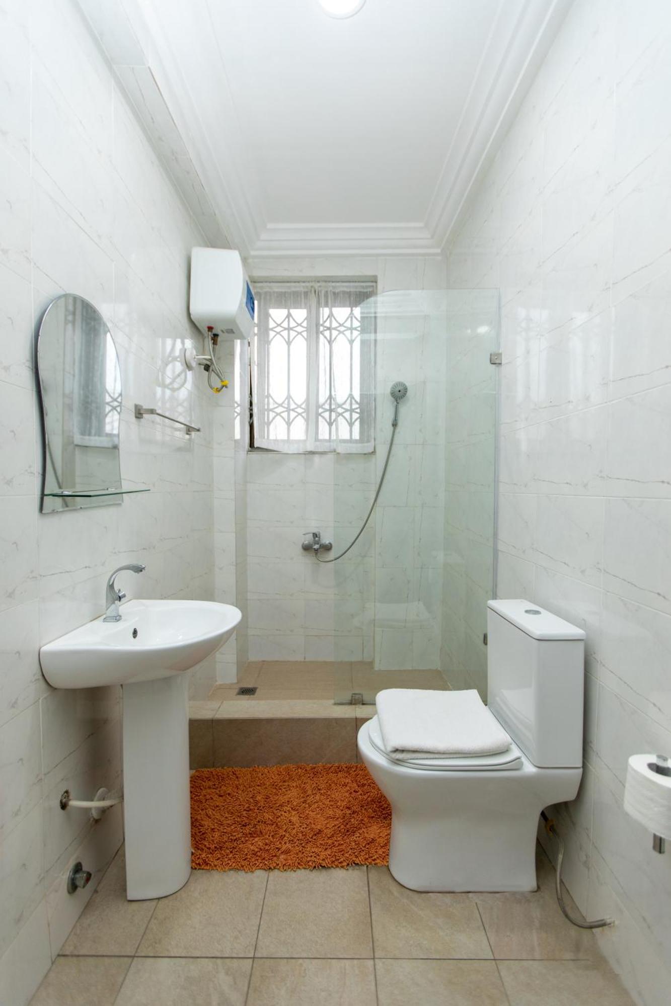Washington Apartments - Just 25Mins Drive From The Airport Kwashieman Exterior foto