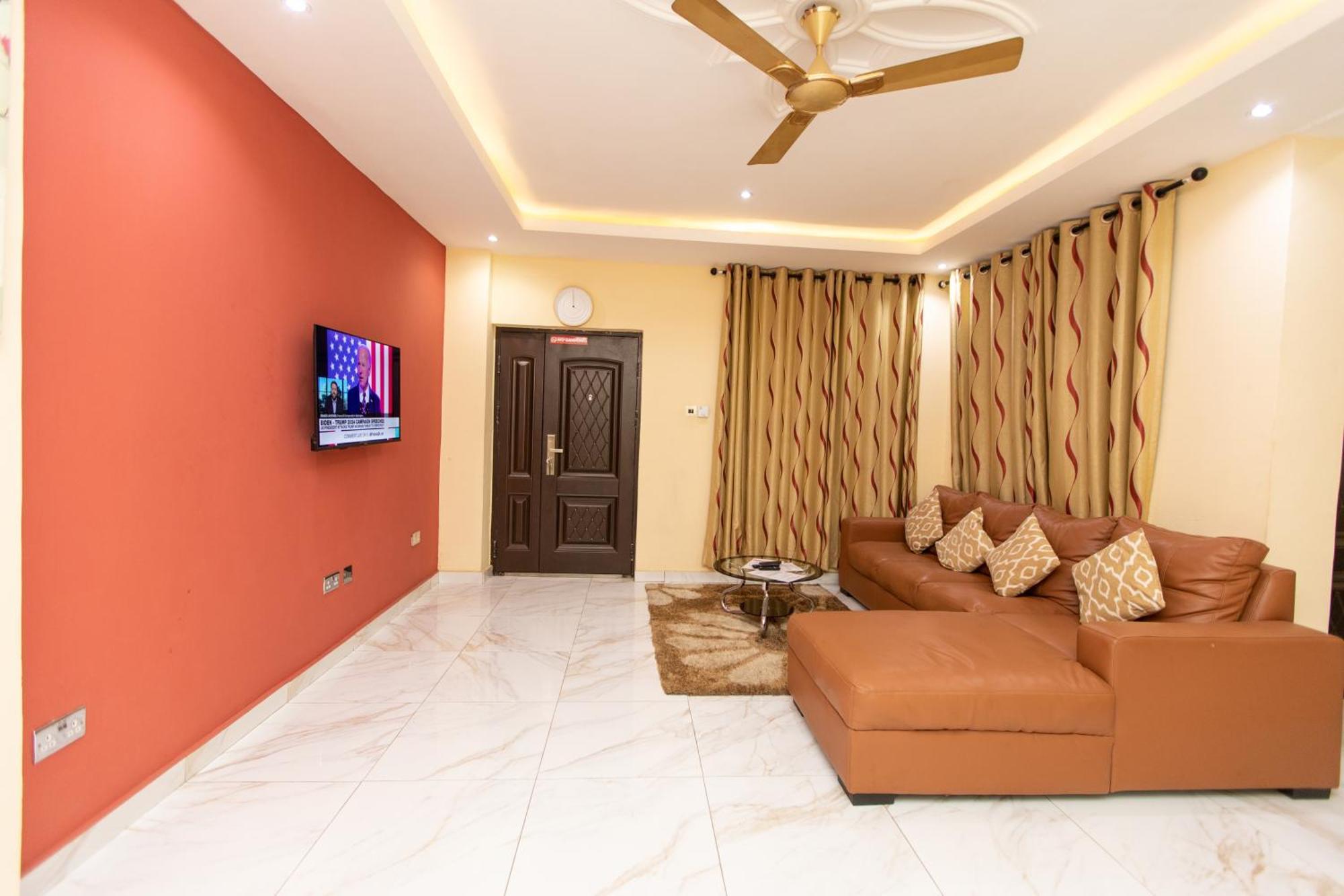 Washington Apartments - Just 25Mins Drive From The Airport Kwashieman Exterior foto